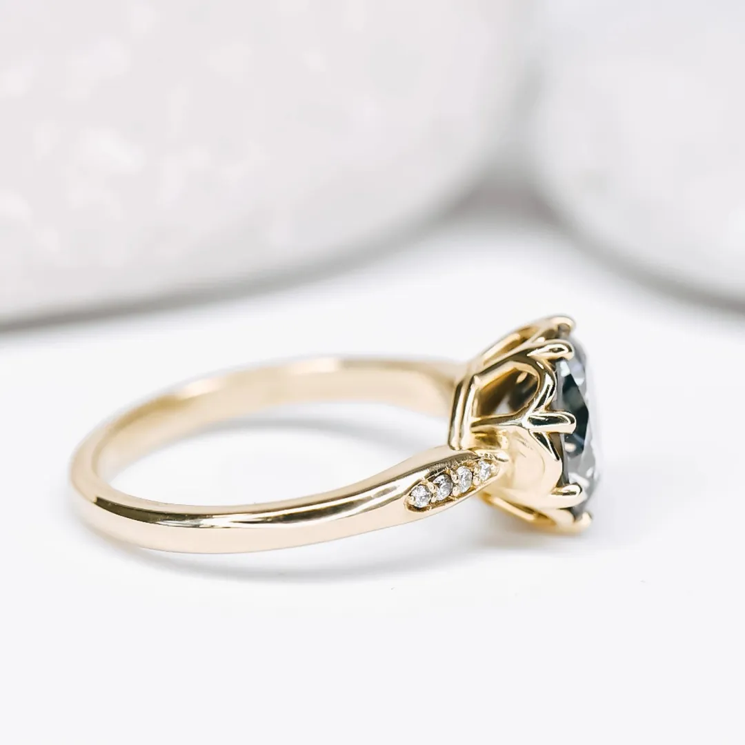 /public/photos/live/Dark Grey Round Moissanite Woman Wedding Ring 625 (3).webp